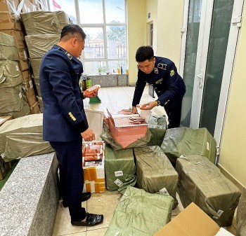 Hà Nội: Phát hiện cơ sở trữ gần 20.000 mỹ phẩm có dấu hiệu nhập lậu