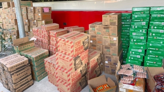 Phú Thọ: Tiêu hủy hơn 23.000 sản phẩm thực phẩm không rõ nguồn gốc