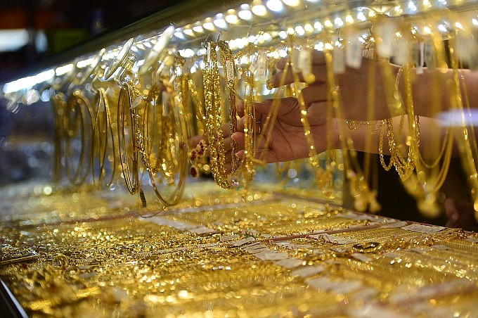 Vàng trong nước vọt lên 77 triệu đồng/lượng.