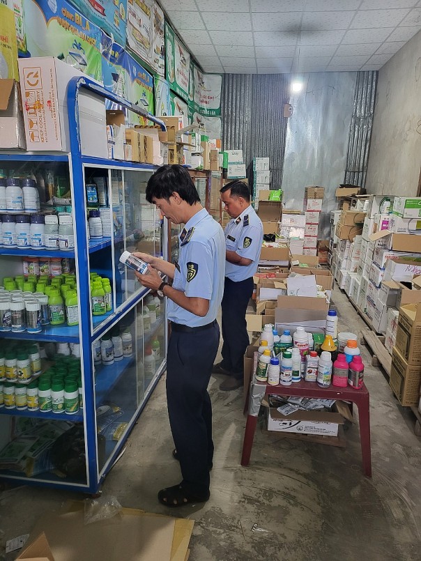 Kiên Giang: Xử phạt hộ kinh doanh bán thuốc bảo vệ thực vật không đúng quy định