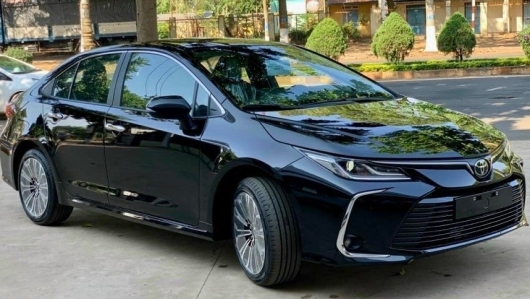 Toyota Corolla Altis 2023: Xe sedan hạng C mới, nhiều thay đổi
