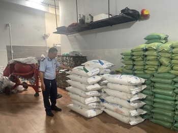 Bình Thuận: Phát hiện 4 tấn đường cát trắng nhập lậu