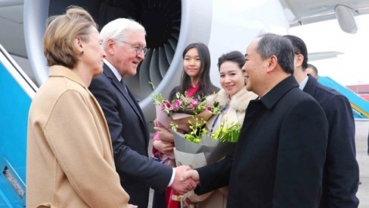 Tổng thống Đức và phu nhân đến Hà Nội, bắt đầu thăm cấp Nhà nước tới Việt Nam