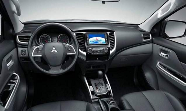 Mitsubishi Triton AT Premium 2024 ra mắt với diện mạo mới
