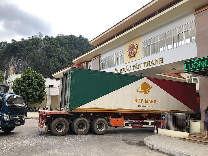 Ngày  22/1, xuất khẩu 297 xe hoa quả sang Trung Quốc qua cửa khẩu Lạng Sơn.