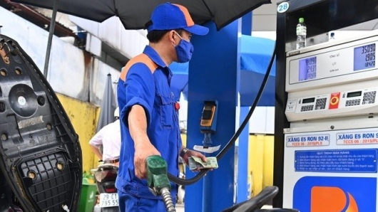 Thủ tướng yêu cầu bảo đảm cung ứng đủ xăng dầu trong dịp Tết Nguyên đán