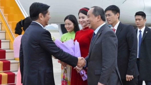 Tổng thống Philippines đến Hà Nội, bắt đầu chuyến thăm cấp Nhà nước tới Việt Nam
