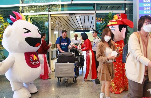 Đà Nẵng đón hơn 400.000 lượt khách du lịch dịp Tết Giáp Thìn 2024
