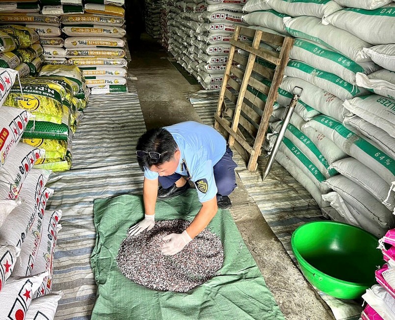 Kiên Giang: Xử phạt 141 triệu đồng cơ sở kinh doanh phân bón không đạt chất lượng
