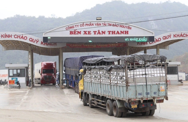 Hơn 12.000 tấn nông sản được thông quan qua cửa khẩu tỉnh Lạng Sơn dịp Tết