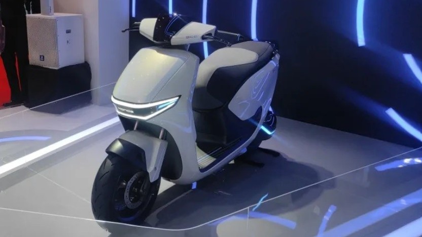 Honda SCe Concept: Xe tay ga điện "đáng gờm" với thiết kế sang trọng và hiện đại