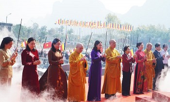 Hàng vạn người dân dự lễ khai hội chùa Tam Chúc Xuân Giáp Thìn năm 2024