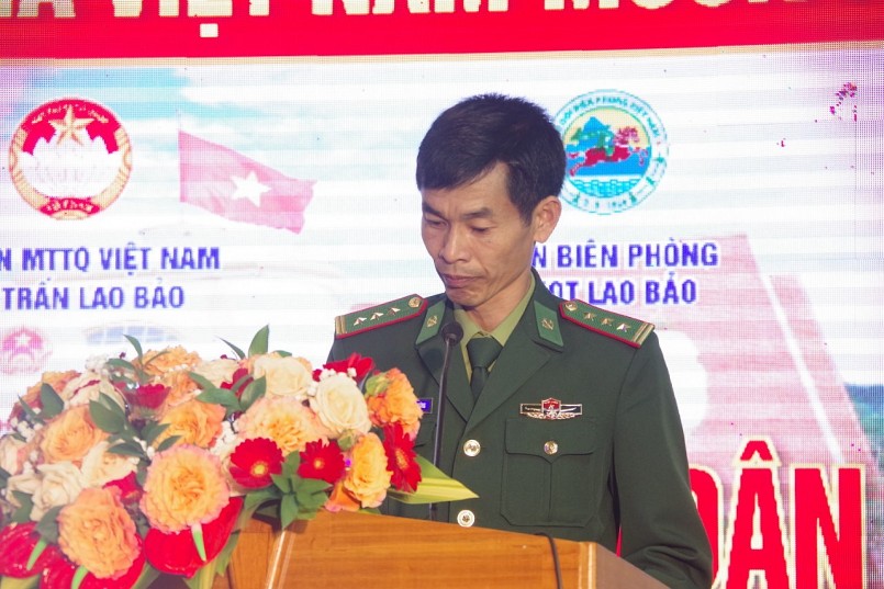 Thượng tá Phan Mạnh Trường - Chính trị viên, Đồn Biên phòng cửa khẩu quốc tế Lao Bảo, đọc diễn văn kỷ niệm 65 năm Ngày truyền thống Bộ đội Biên phòng, 35 năm Ngày Biên phòng toàn dân.