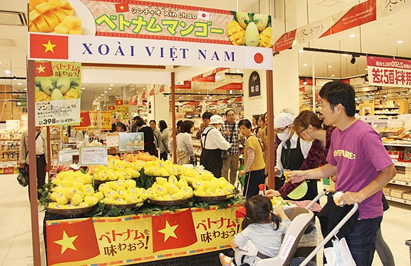 Mặt hàng nông sản của Việt Nam bày bán ở Siêu thị AEON tại Nhật Bản. Ảnh: Xuân Toàn