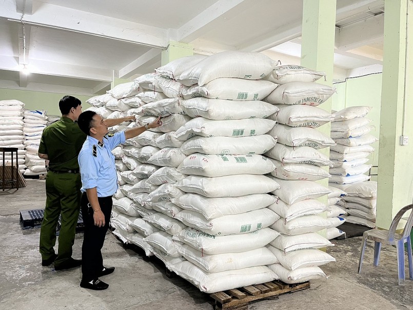 Phú Yên: Phát hiện 22 tấn đường kính trắng vi phạm