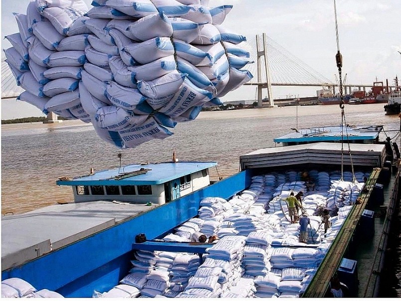 xuất khẩu gạo nửa đầu tháng 2 (từ ngày 1/2 – 15/2) đạt 150.944 tấn, trị giá 104,33 triệu USD
