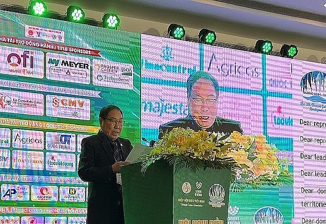 Ông Phạm Văn Công - Chủ tịch Hiệp hội Điều Việt Nam phát biểu tại hội nghị.