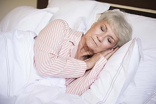 Bí quyết giúp người già có giấc ngủ ngon