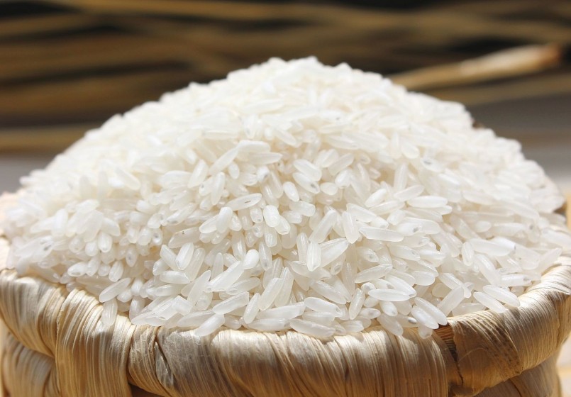 Đầu tháng 3, giá gạo xuất khẩu 5% tấm của Việt Nam còn 594 USD/tấn, giảm 6 USD/tấn .