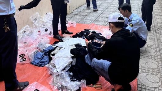 Khánh Hòa: Tiêu hủy sản phẩm giả mạo nhãn hiệu trị giá trên 90 triệu đồng