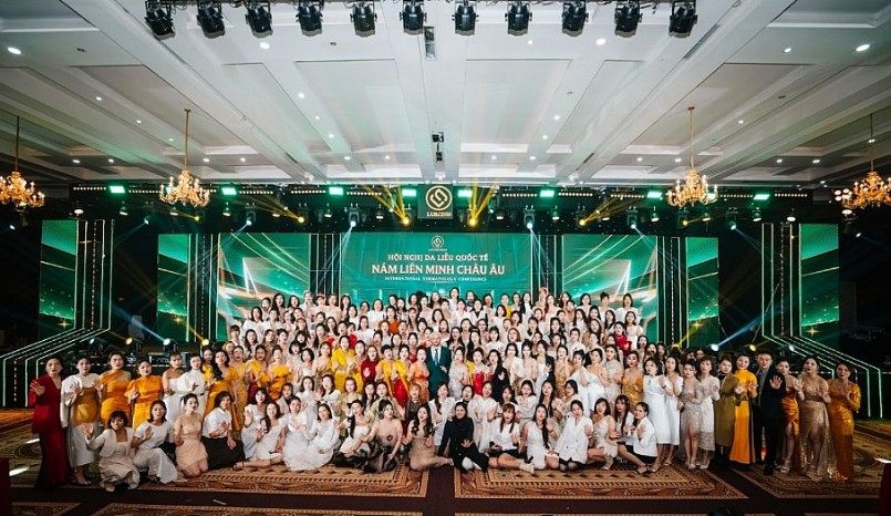 Lurcinn Group - Lễ vinh danh tổng kết chặng đường năm 2023 tại hội nghị da liễu quốc tế cùng 5000 doanh nhân ngành làm đẹp
