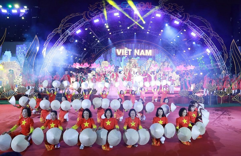 Ấn tượng chương trình “Du lịch Hà Nội chào 2024 - Get on Ha Noi 2024”