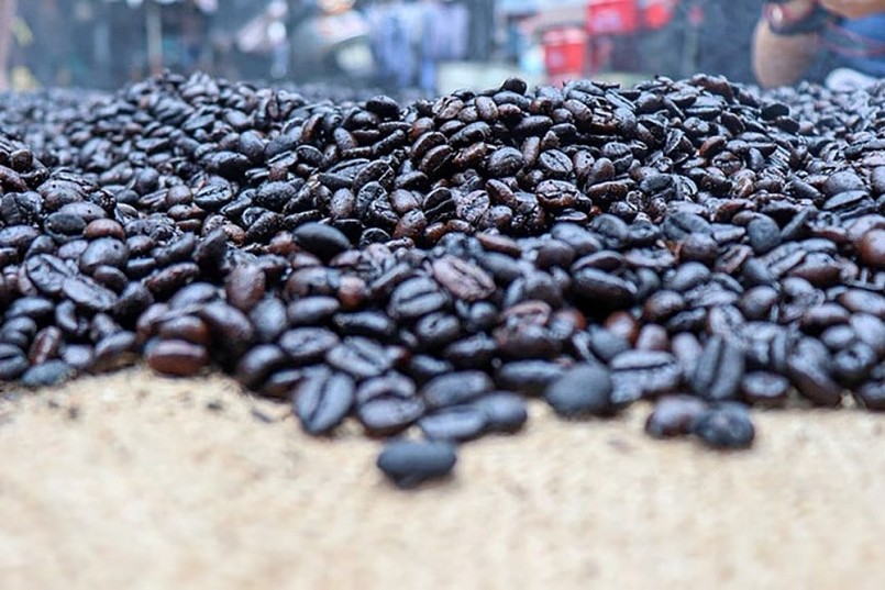 Chỉ sau 2 tháng, xuất khẩu cà phê đã lập kỷ lục lịch sử khi vượt qua mốc 1 tỷ USD, theo dự báo từ các chuyên gia cho rằng kim ngạch có thể đạt mức kỷ lục mới 5 tỷ USD trong năm nay. 