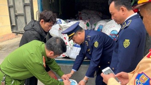 Tuyên Quang: Tạm giữ 1,4 tấn mỡ lợn đông lạnh không rõ nguồn gốc
