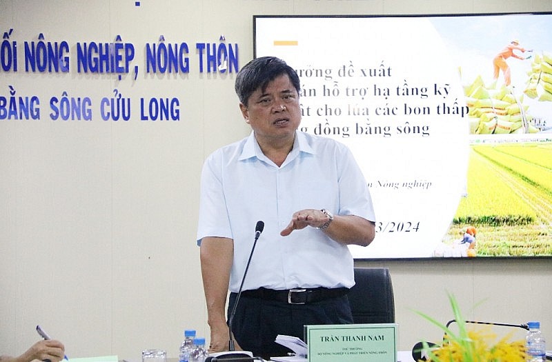 Thứ trưởng Bộ NN&PTNT Trần Thanh Nam phát biểu tại hội nghị.