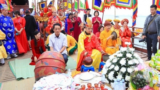 Khám phá nét đẹp độc đáo của lễ hội làng cổ Bát Tràng