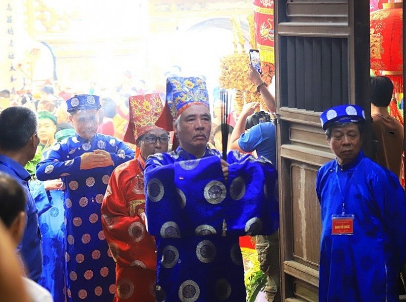 Khám phá nét đẹp độc đáo của lễ hội làng cổ Bát Tràng
