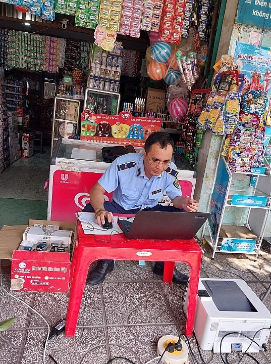Tây Ninh: Xử phạt hộ kinh doanh buôn bán 210 bao thuốc lá điếu nhập lậu
