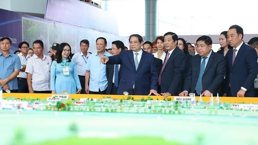 Thủ tướng Phạm Minh Chính dự hội nghị công bố quy hoạch tỉnh Vĩnh Long
