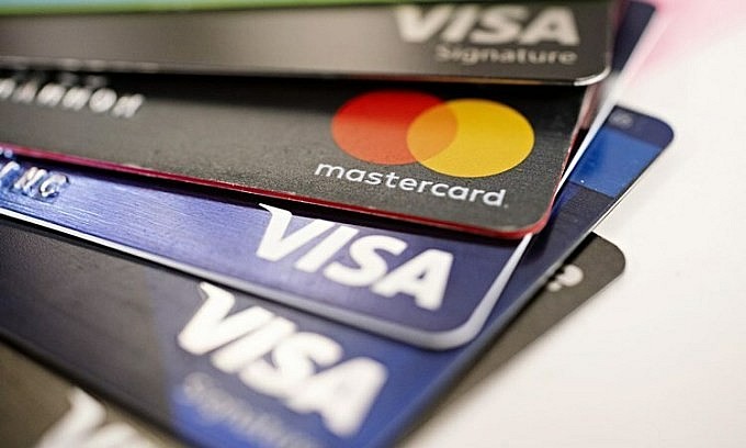 Ngân hàng Nhà nước yêu cầu rà soát các loại phí, lãi suất, phương pháp tính lãi đối với từng loại thẻ.