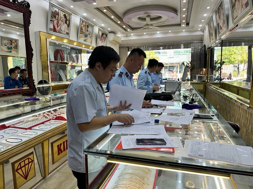 Quảng Ninh: Kiểm tra 18 cơ sở kinh doanh vàng, phát hiện 12 vi phạm