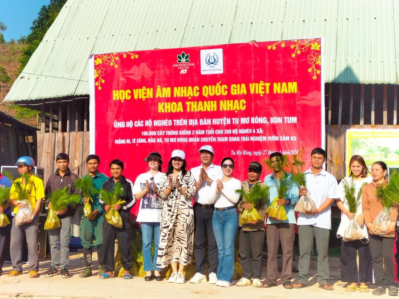 Tặng 100.000 cây thông giống cho đồng bào Xơ Đăng huyện Tu Mơ Rông