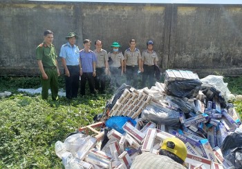 Sóc Trăng: Tiêu hủy 12.000 bao thuốc lá nhập lậu