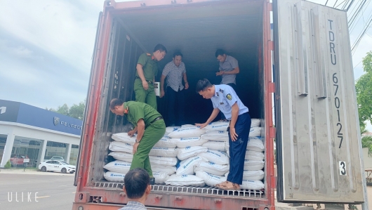Bình Định: Phát hiện hàng chục tấn đường nhập lậu