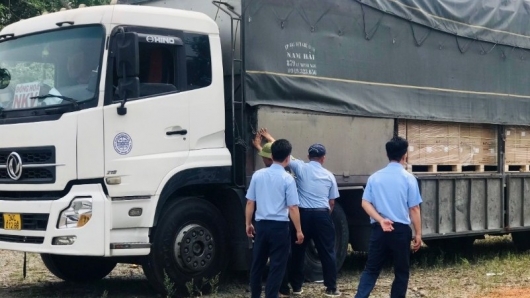 Đà Nẵng: Phát hiện xe tải chở 1.550 túi xách không rõ nguồn gốc xuất xứ