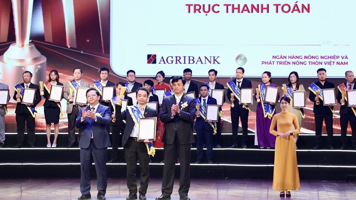 Agribank lần thứ 9 liên tiếp được vinh danh Hệ thống CNTT Xuất sắc tại Giải thưởng Sao Khuê 2024