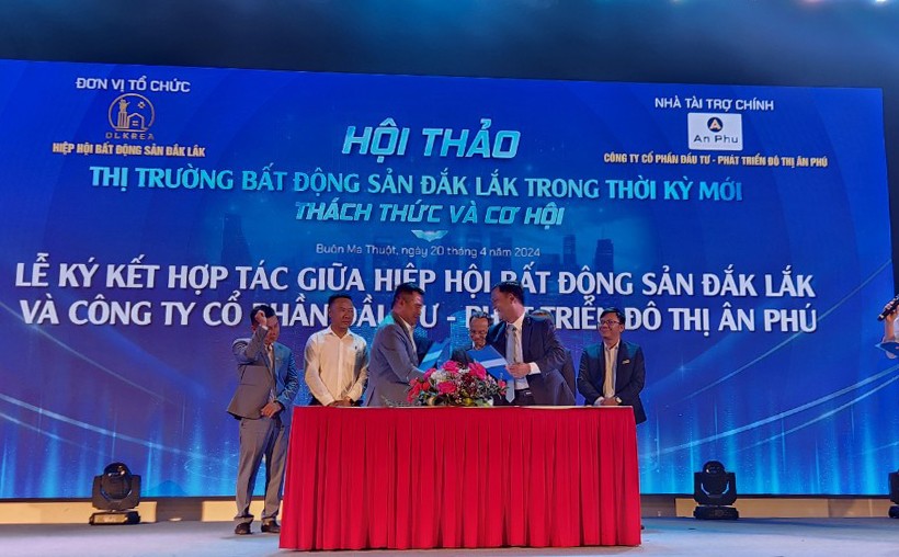 Lễ ký kết hợp tác giữa Hiệp hội Bất động sản Đắk Lắk và Công ty cổ phần đô thị Ân Phú