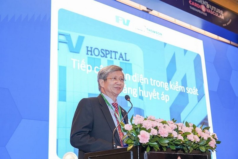 GS.TS.BS Huỳnh Văn Minh, Chủ tịch Hội Tim mạch Việt Nam, phát biểu tại hội thảo ngày 20/4.