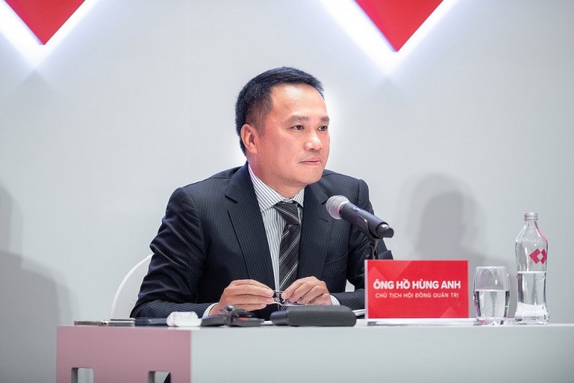  Chủ tịch HĐQT Techcombank Hồ Hùng Anh trả lời cổ đông.