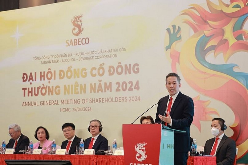 Ông Tan Teck Chuan Lester, CEO của Sabeco, tại Đại hội đồng cổ đông ngày 25/4/2024.