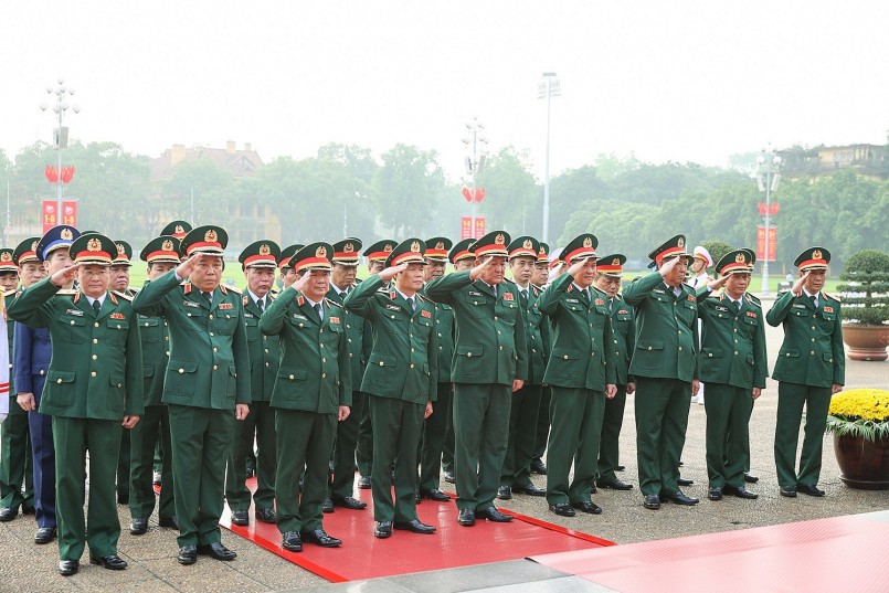 Đoàn đại biểu Quân ủy Trung ương - Bộ Quốc phòng vào Lăng viếng Chủ tịch Hồ Chí Minh