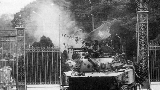 Chiến dịch Hồ Chí Minh giải phóng hoàn toàn miền Nam, thống nhất đất nước