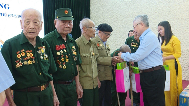 Chia sẻ yêu thương, tri ân cựu chiến binh Điện Biên