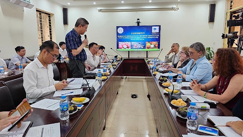 Lãnh đạo Văn phòng SPS Việt Nam phát biểu tại hội nghị.