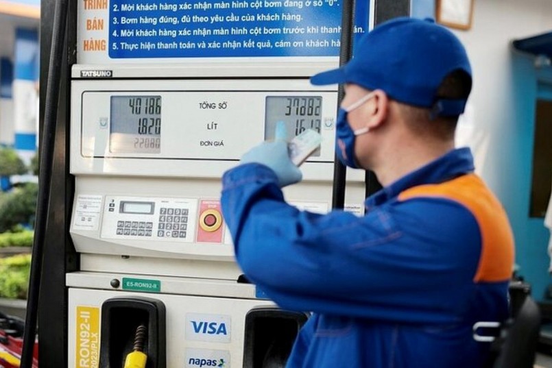 Giá xăng tiếp tục được điều chỉnh giảm
