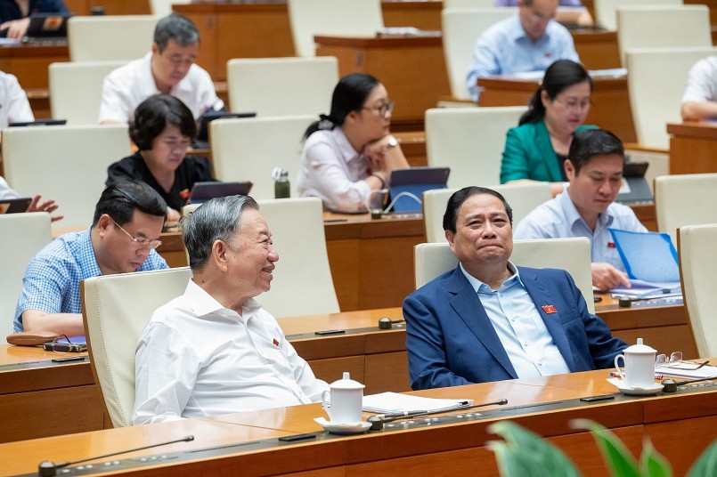 Chủ tịch nước Tô Lâm và Thủ tướng Chính phủ Phạm Minh Chính tại phiên họp